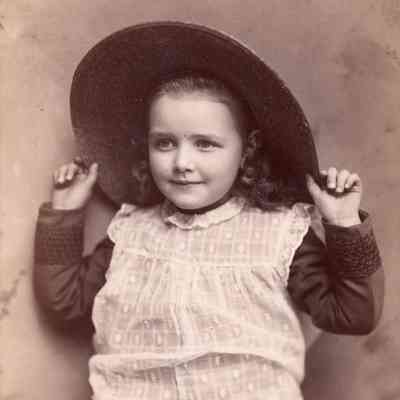 People - Lucy Ella Grosvenor - May 1887