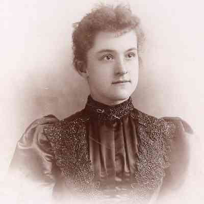 People - Mrs. Nathan T. Staples