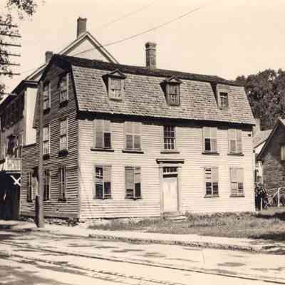 Taunton - Taunton Green - South Side - Court Street near Washington Street - 1900 - Porter Tavern