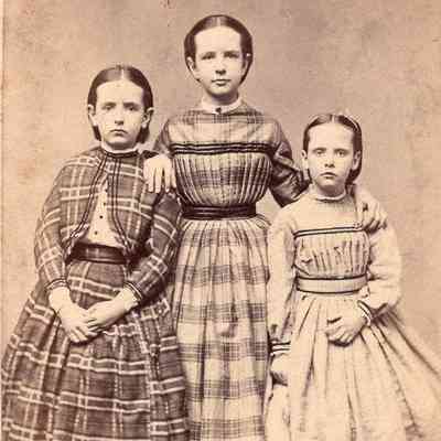 People - Hannah, Mary, and Sarah Horner