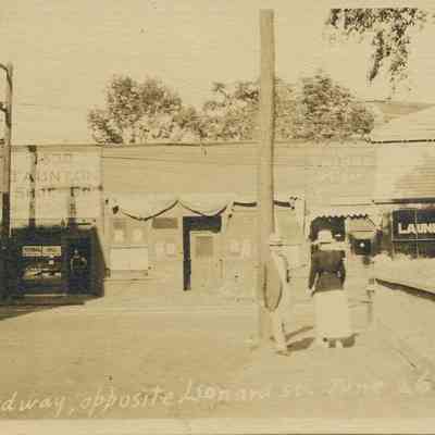 Taunton - Broadway