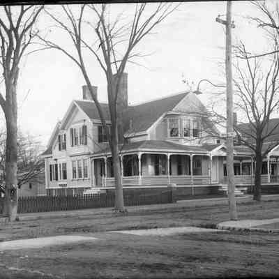 Taunton - Somerset Avenue - 392 Somerset Avenue