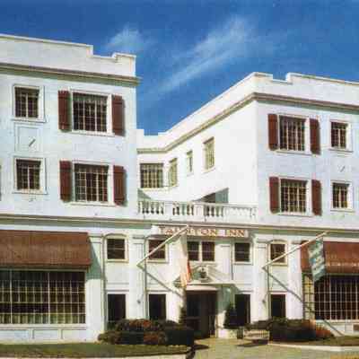 Taunton - Summer Street - Taunton Inn - 1950s