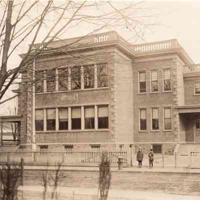 North Pleasant Street School