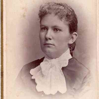 People - Annie Corthell