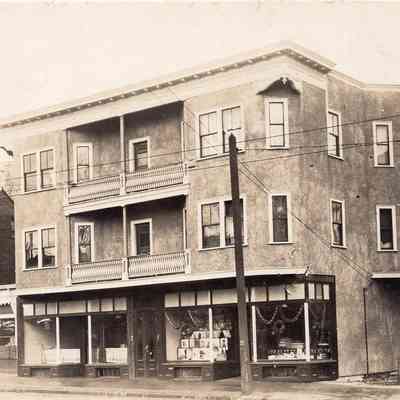 Taunton - High Street - Ralph Davol Block