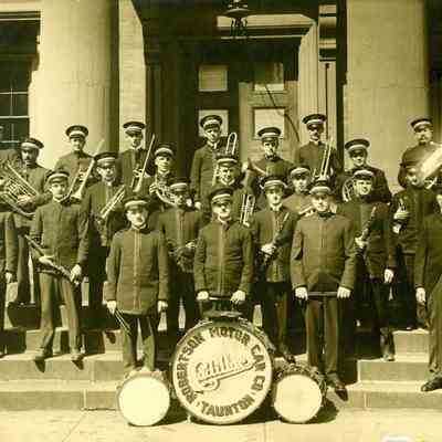 Group Pictures - Music - Robertson Motor Car Company (3)