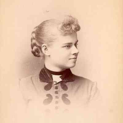 People - Lillie Holmes