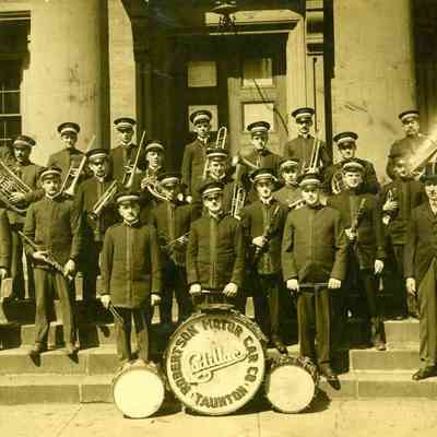 Group Pictures - Music - Robertson Motor Car Company (2)