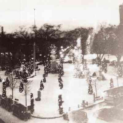Taunton - Taunton Green - Christmas Display - 1935