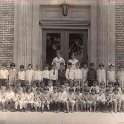 Caswell School - Miss Hart's First Grade Class - (1)