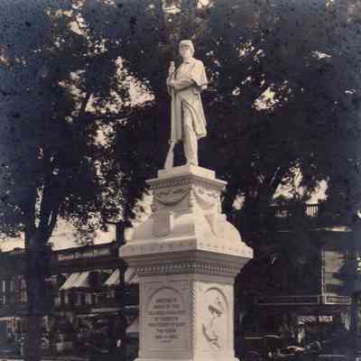 Statues and Monuments - Civil War Statue - Taunton Green