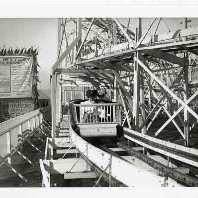 Luna Parks's 'The Great Figure Eight' Roller Coaster