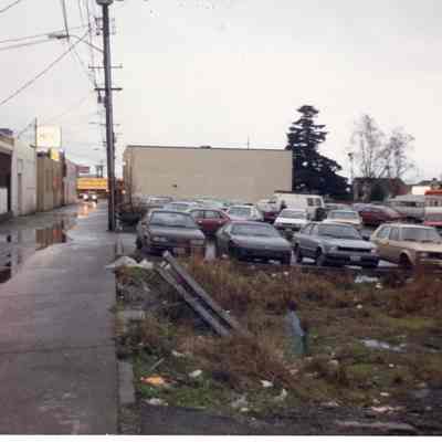 Husky Deli alley