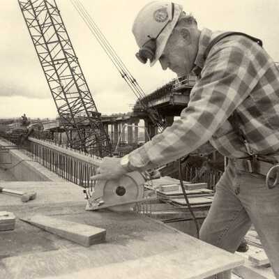 Saw worker