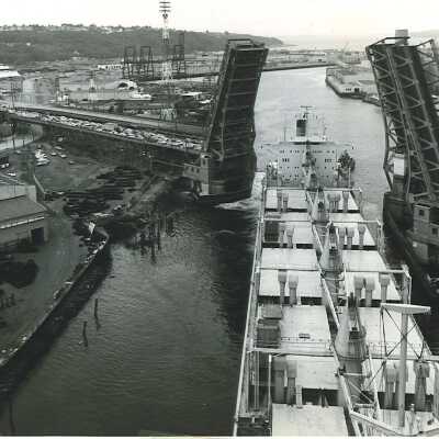 Ship thru open bridge