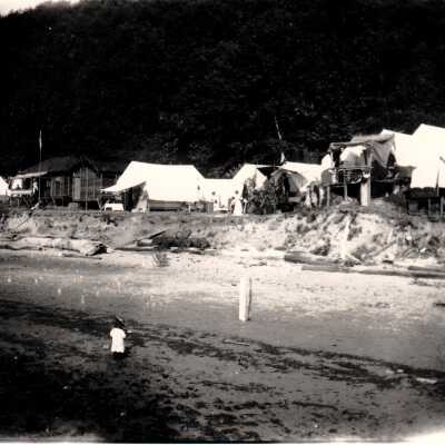 Tent house at Alki