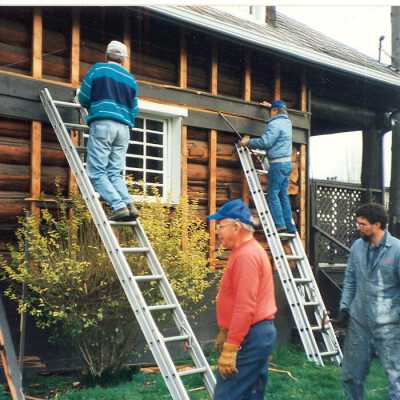 dismantling Log House