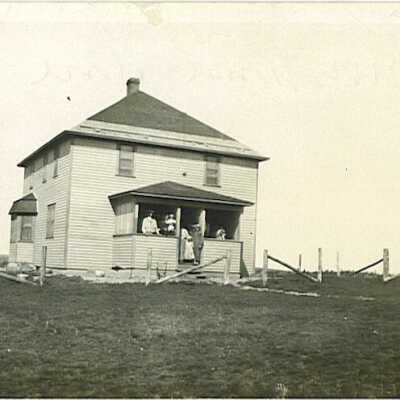 1726 Cloverdale