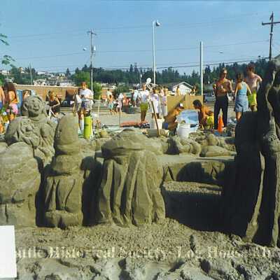 Alki sand sculptures: Origformat: Print-Photographic; Resolution: 150