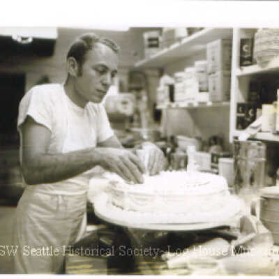 Admiral Way Bakery