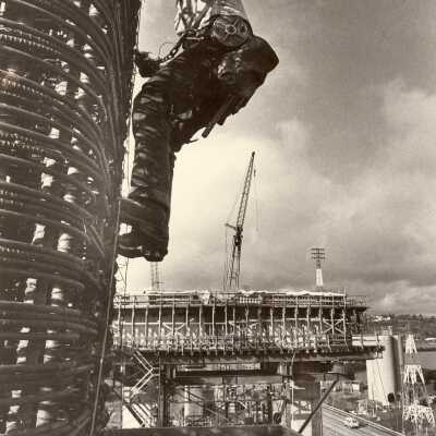 Saw worker