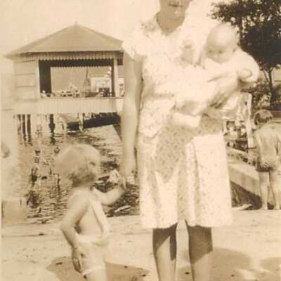 Leroux Family at Alki Beach