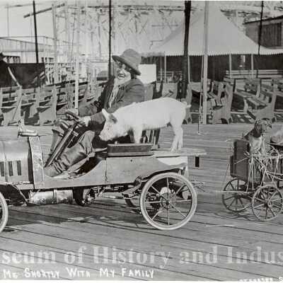 Uncle Hiriam, Luna Park