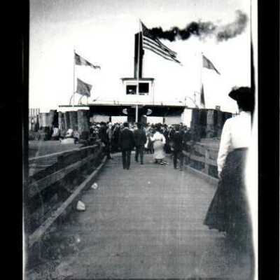 Ferry at West Seattle Pier.