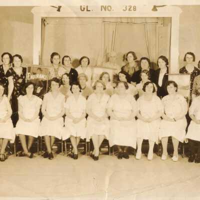 "Royal Neighbors" Group in White Center