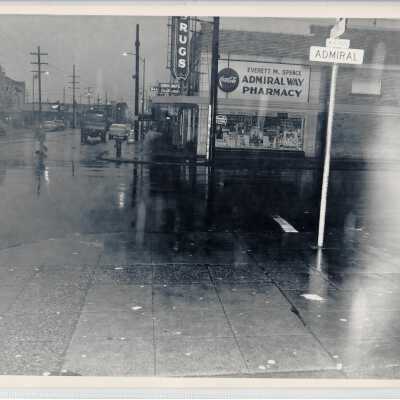 Photo of intersection of Admiral and California
