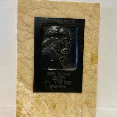 Plaque