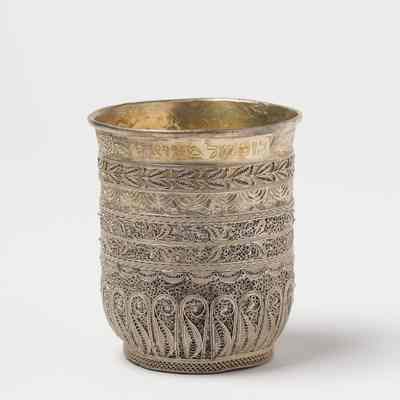 Cup for bris