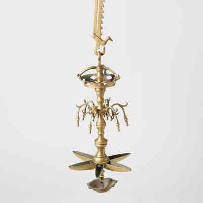 Hanging Shabbat lamp (with rachet)