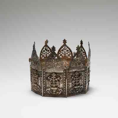 Torah crown