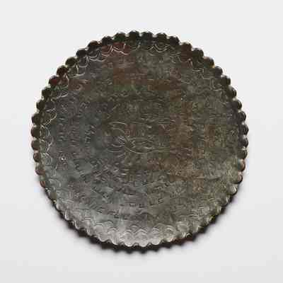 Amuletic saucer