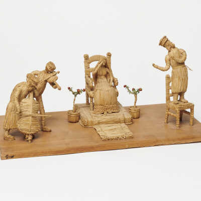 Raffia figures