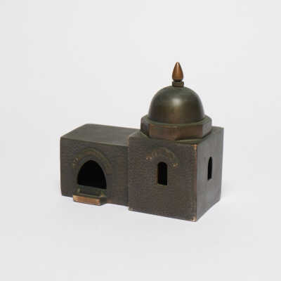 Yahrzeit candle holder