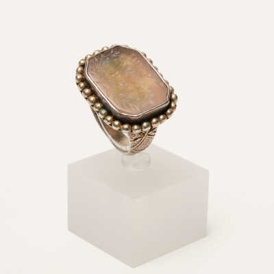 Signet ring