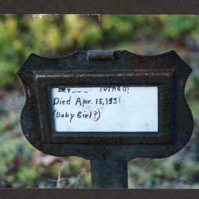 Photograph of Grave Marker in Glenwood Cemetery, 1980-1999