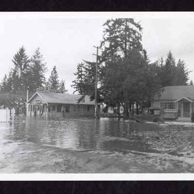 Photograph of a flooded street in Glenwood, Oregon, 1928