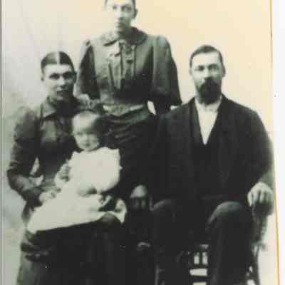 Photograph of Fanny Kitchen & Family