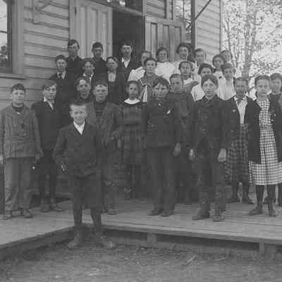 Photograph of Mill Street School students, Springfield, Oregon, 1908