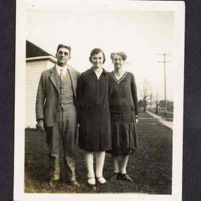 Photograph of Doris Myers, Charles Myers and Hattie Dodd (?), circa 1920