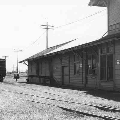 Photograph of the Springfield Depot, Springfield, OR, date unknown