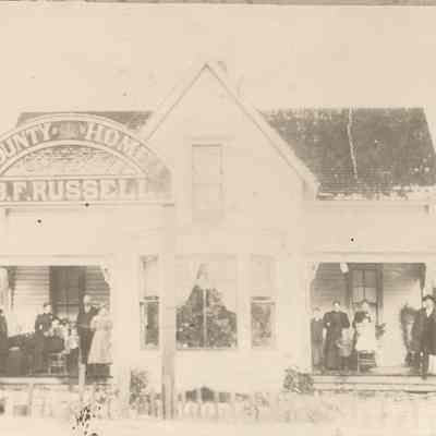 Photograph of County Home of Dr. B.F. Russel