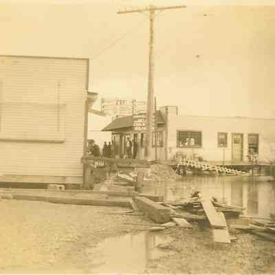 Photograph of Mammy's Cabin After the Flood, Glenwood, OR, 1927