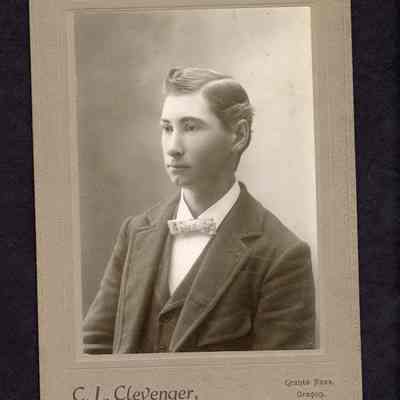 Photograph of unknown man, portrait