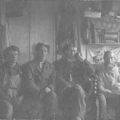 Photograph of Jess & Alexander Seavey with two unknown men