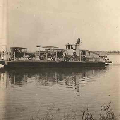 Sternwheeler ferry, circa 1920s